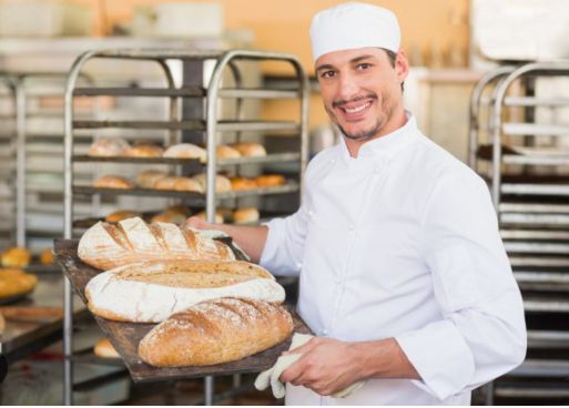مطلوب شيف حلويات وخباز لمخبز مصري