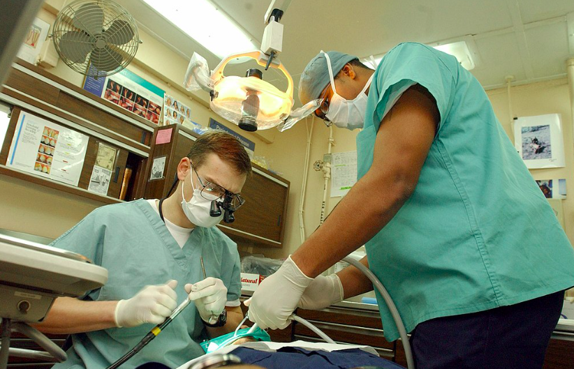 مطلوب طبيب أسنان عام خبرة لا تقل عن ٥ سنوات فى الاردن عمّان