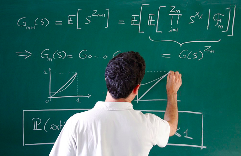 مطلوب أخصائيين تطبيقات MYP / DP الرياضيات 